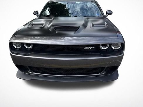 Used 2015 Dodge Challenger SRT Hellcat RWD image 5