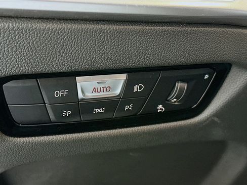 Used 2025 BMW 330i Sedan image 17
