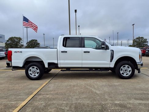 Certified 2025 Ford F250 XLT image 8