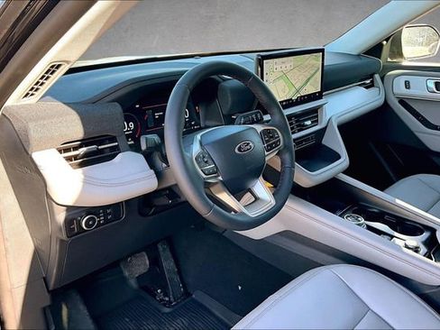 New 2026 Ford Explorer Active w/ Active Comfort Package image 6