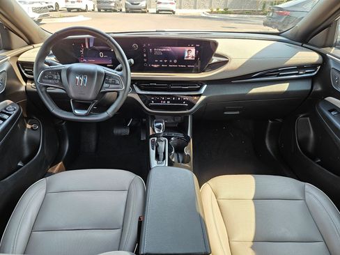 Used 2025 Buick Envista Avenir FWD image 32