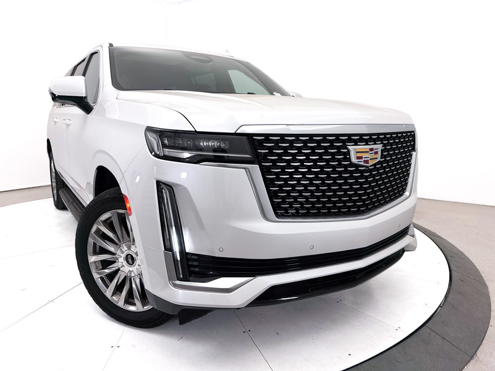 Used 2021 Cadillac Escalade ESV Premium Luxury AWD/4WD image 8