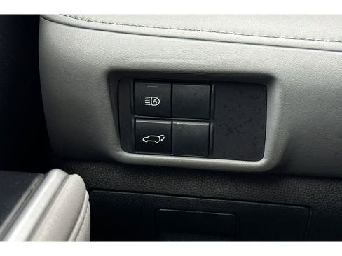 Certified 2022 Toyota Highlander XLE image 32