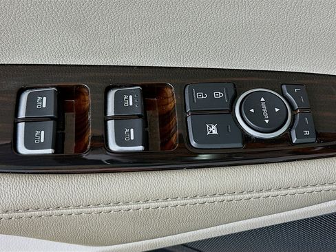 Used 2019 Kia Sorento LX image 15