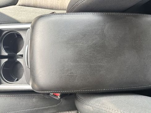 Used 2018 Chrysler 300 Touring image 25