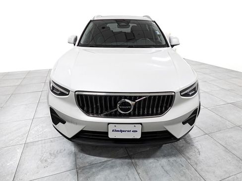Used 2025 Volvo XC40 B5 Core AWD/4WD image 3