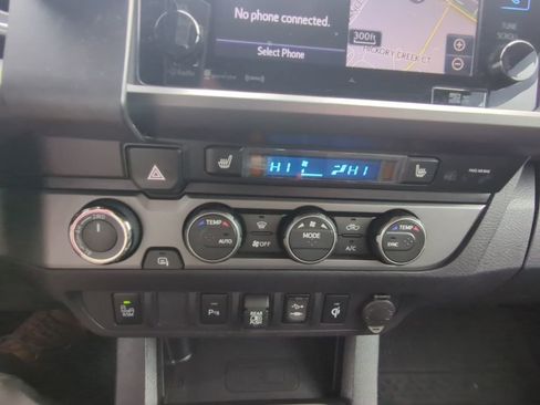 Used 2019 Toyota Tacoma TRD Off-Road w/ TRD Premium Off Road Package image 17