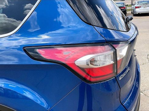 Used 2017 Ford Escape SE AWD/4WD image 22