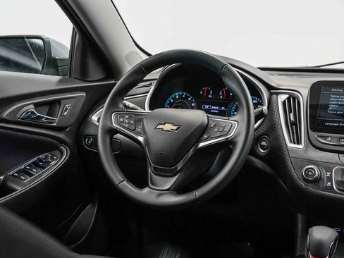 Used 2025 Chevrolet Malibu RS FWD image 15