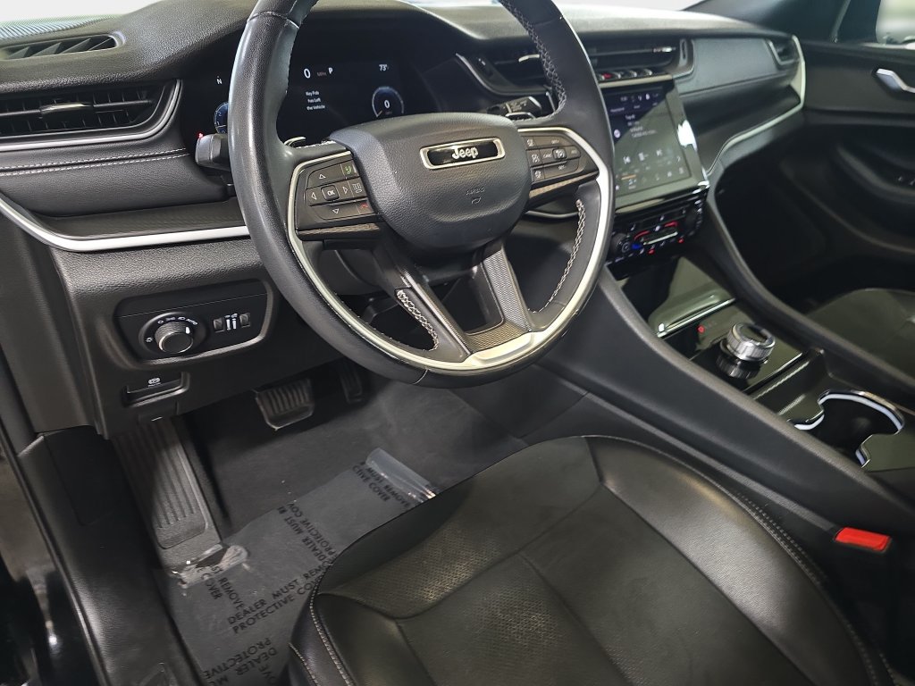 Used 2024 Jeep Grand Cherokee Altitude AWD/4WD image 19