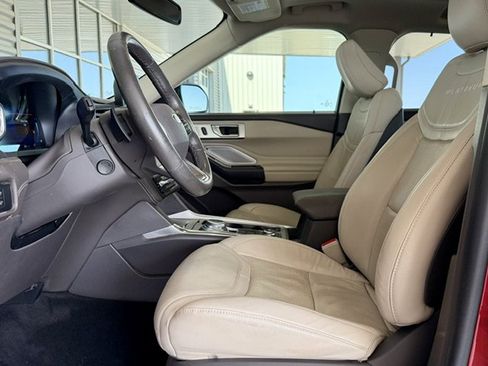 Used 2020 Ford Explorer Platinum w/ Premium Technology Package AWD/4WD image 6
