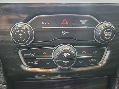 Used 2019 Chrysler 300 Touring w/ Driver Convenience Group RWD image 36