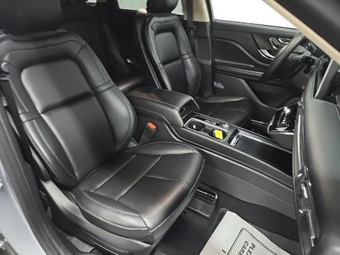 Used 2023 Lincoln Corsair AWD image 19