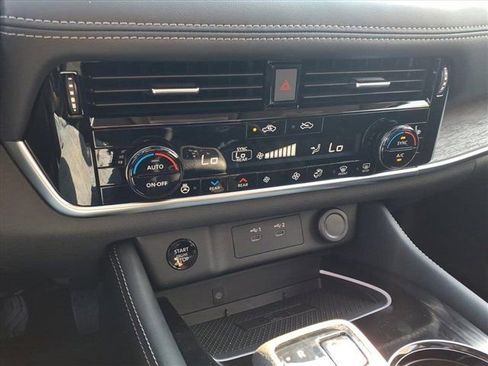 New 2026 Nissan Rogue Platinum image 13