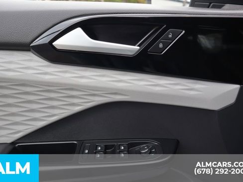 Used 2024 Volkswagen Taos S image 11