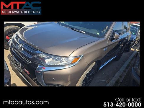 Used 2018 Mitsubishi Outlander SEL AWD/4WD image 1
