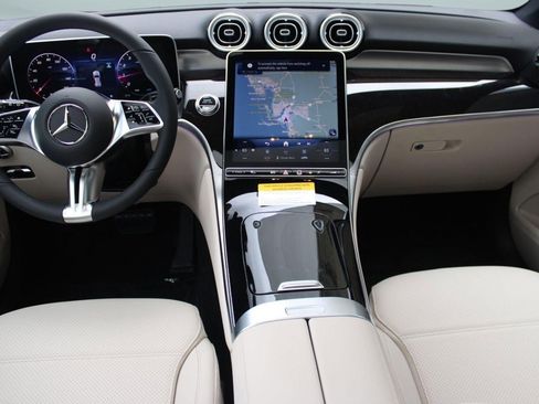 Used 2026 Mercedes-Benz GLC 300 image 17