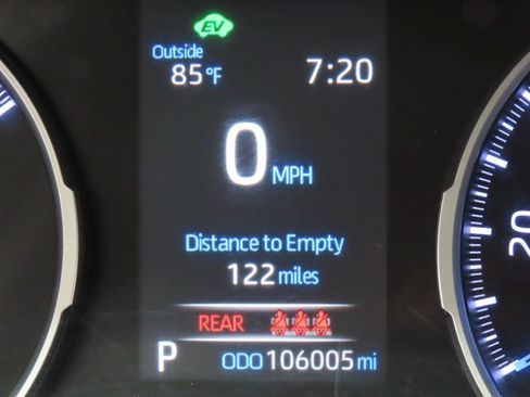 Used 2021 Toyota RAV4 XLE w/ Convenience Package AWD/4WD image 9
