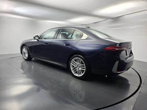 Certified 2024 BMW 530i w/ Premium Package RWD image 6