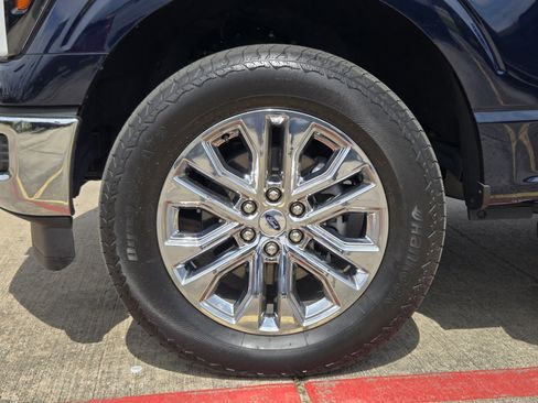 Used 2025 Ford F150 Lariat w/ Equipment Group 501A Mid image 7