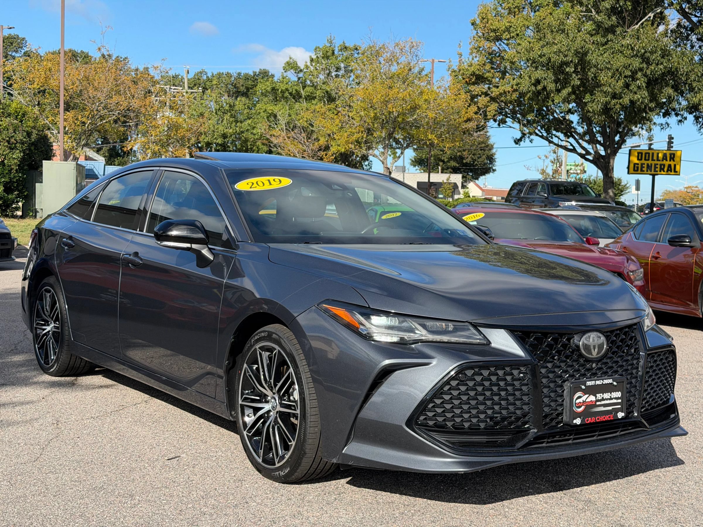 Used 2019 Toyota Avalon Touring w/ Advanced Safety Package FWD image 5
