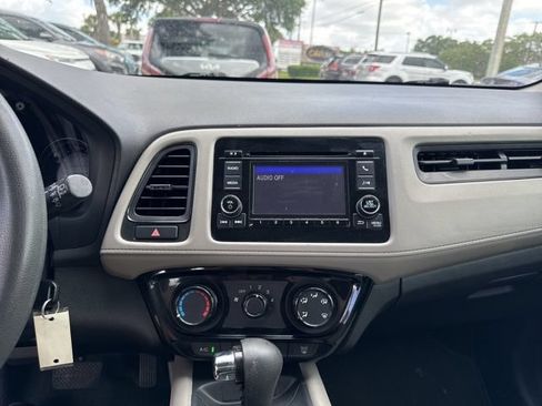 Used 2020 Honda HR-V LX image 27