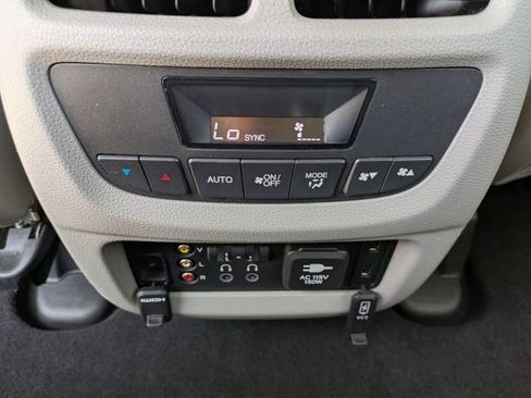 Used 2016 Honda Pilot Touring image 16