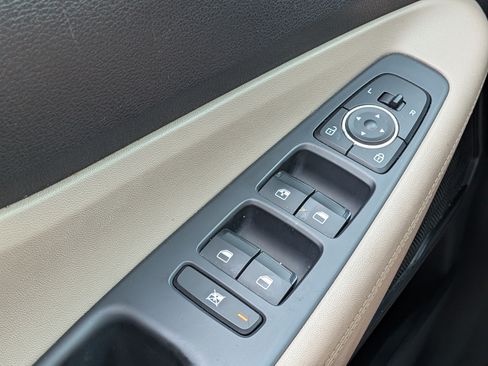 Used 2020 Hyundai Santa Fe SE FWD image 22