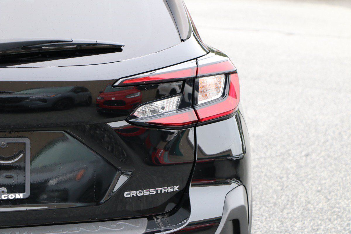 Used 2024 Subaru Crosstrek 2.0i Premium w/ Crosstrek Mirror Package AWD/4WD image 7