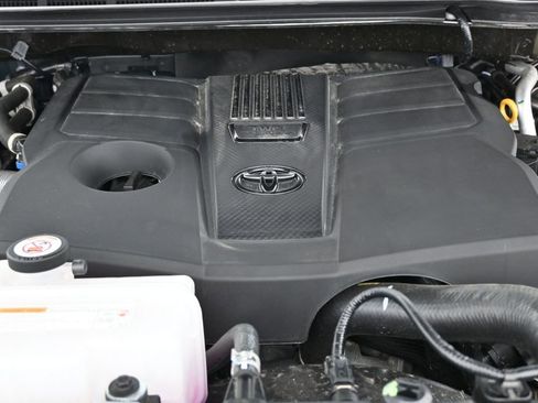 Used 2026 Toyota Tundra Limited AWD/4WD image 40