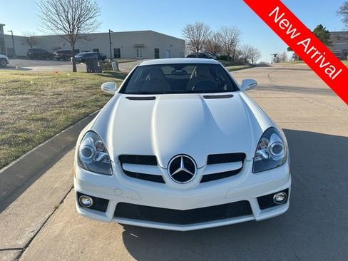 Used 2011 Mercedes-Benz SLK 300 image 8