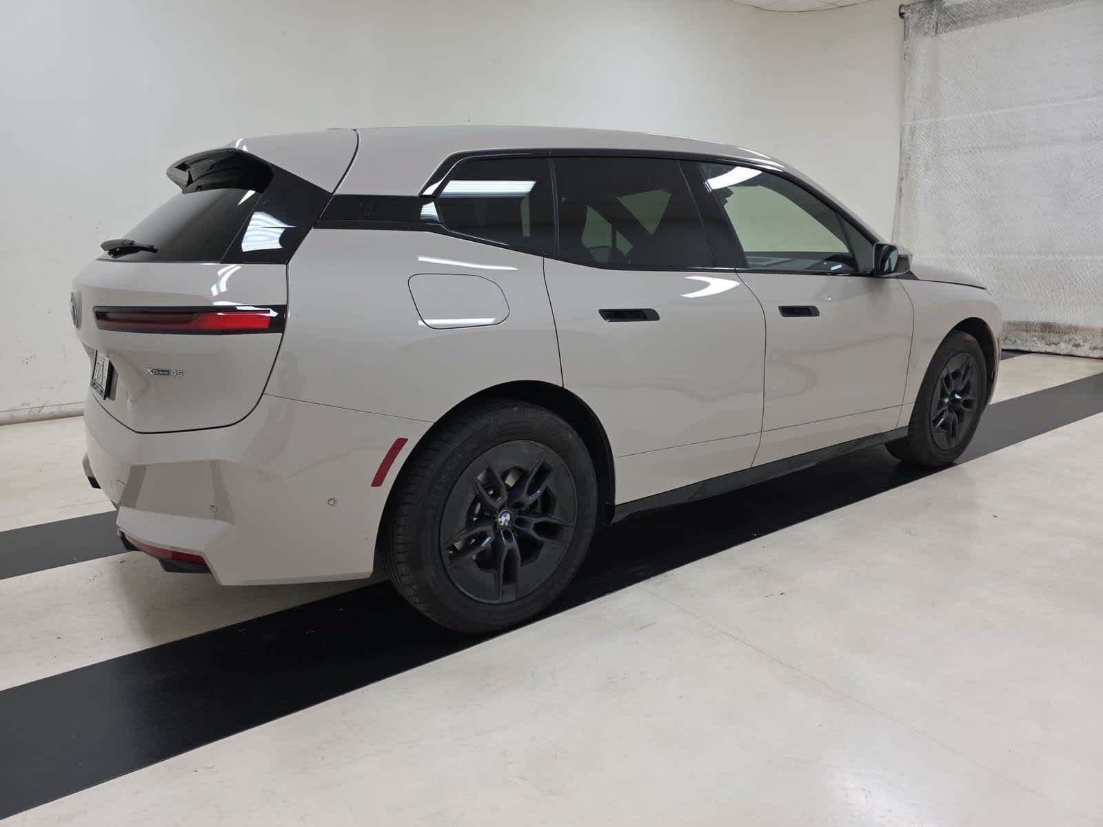 Used 2026 BMW iX xDrive45 AWD/4WD image 3
