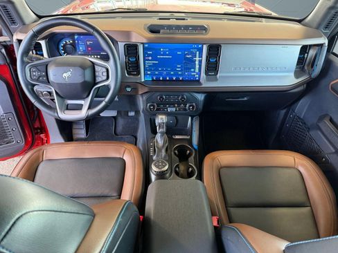 Used 2023 Ford Bronco Outer Banks w/ Sasquatch Package AWD/4WD image 16