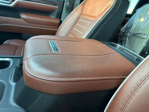 Used 2024 GMC Sierra 2500 Denali Ultimate image 31