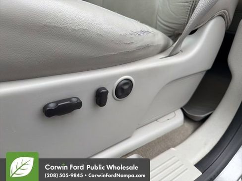 Used 2014 GMC Sierra 2500 SLT w/ SLT Convenience Package image 26