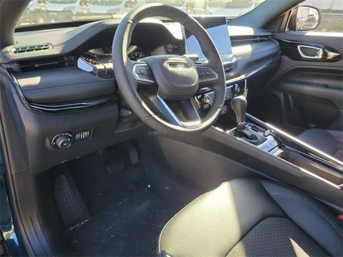 New 2026 Jeep Compass Latitude image 16