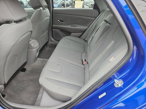 Used 2025 Hyundai Elantra SEL FWD image 27