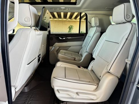 Used 2021 GMC Yukon XL Denali w/ LPO, Illumination Package AWD/4WD image 22