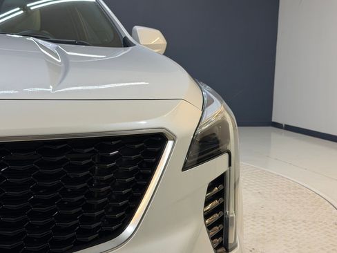 Used 2019 Cadillac XT4 Sport w/ Cold Weather Package AWD/4WD image 10