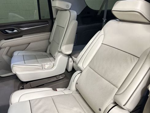 Used 2021 GMC Yukon XL Denali w/ Denali Premium Package RWD image 14