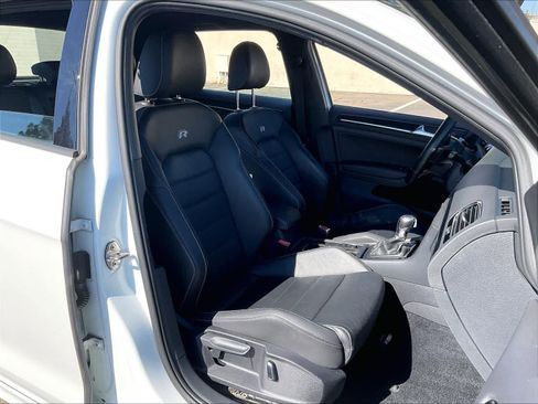Used 2017 Volkswagen Golf R 4-Door image 10