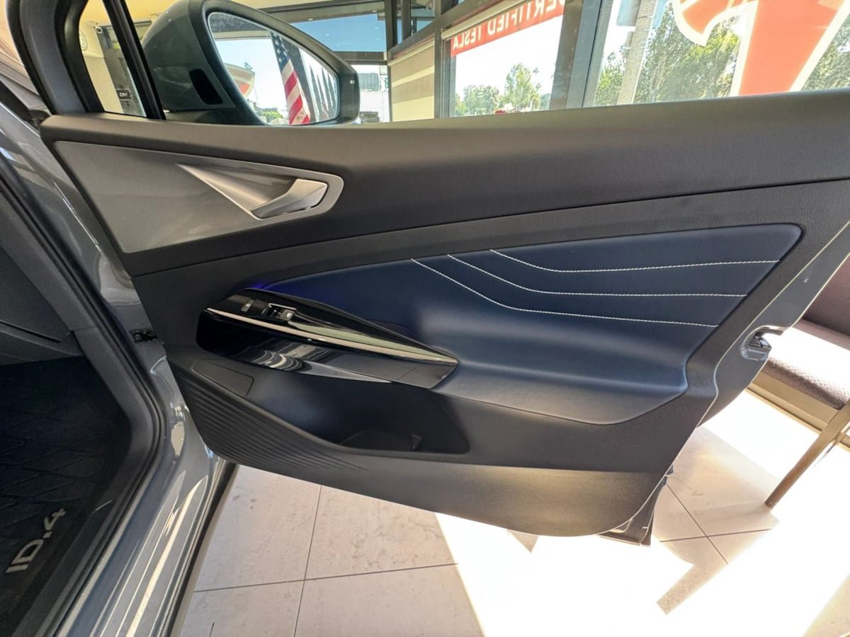 Used 2024 Volkswagen ID.4 S RWD image 36