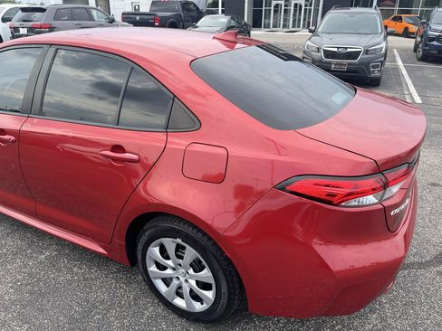Used 2021 Toyota Corolla LE FWD image 13
