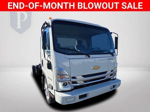 New 2025 Chevrolet Low Cab Forward image 13