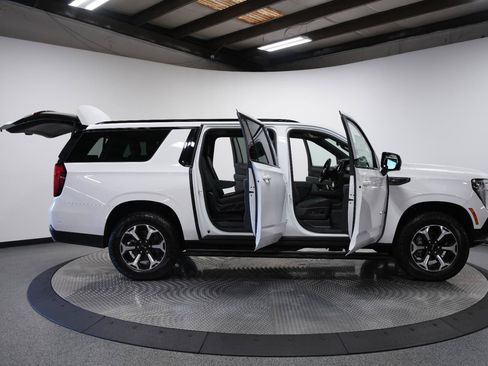New 2026 GMC Yukon XL AT4 w/ AT4 Premium Plus Package AWD/4WD image 3