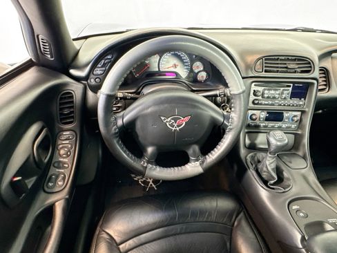 Used 2002 Chevrolet Corvette Convertible w/ Preferred Equipment Group2 image 19