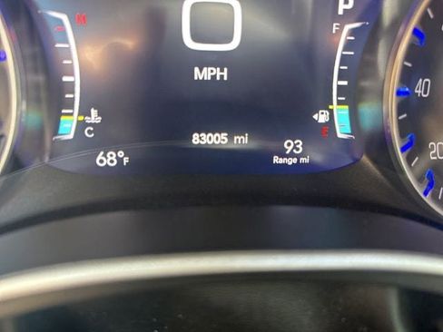 Used 2022 Chrysler Pacifica Touring-L FWD image 17
