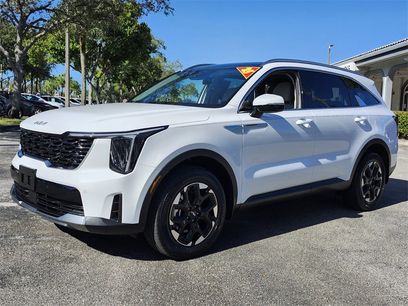 Used 2025 Kia Sorento S w/ Panoramic Sunroof Package