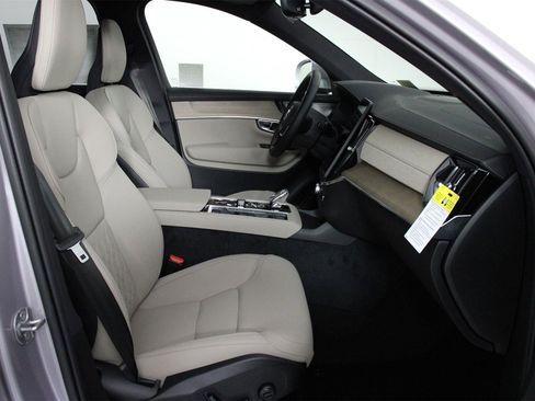 New 2026 Volvo XC90 B6 Plus w/ Protection Package Premier image 10