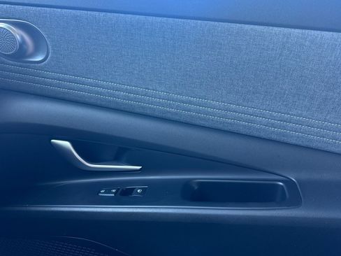 Used 2023 Hyundai Elantra Limited FWD image 19